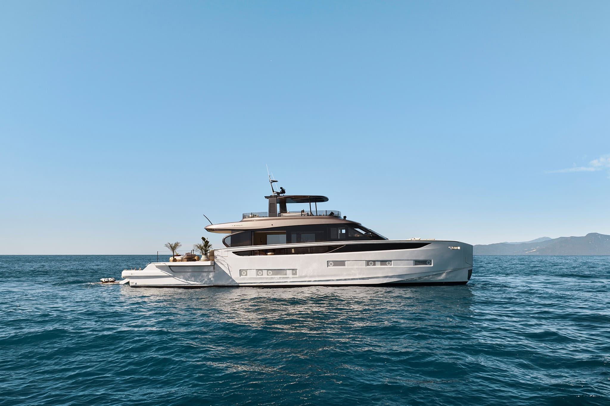 Side exterior view of the Azimut Seadeck 9 on open water