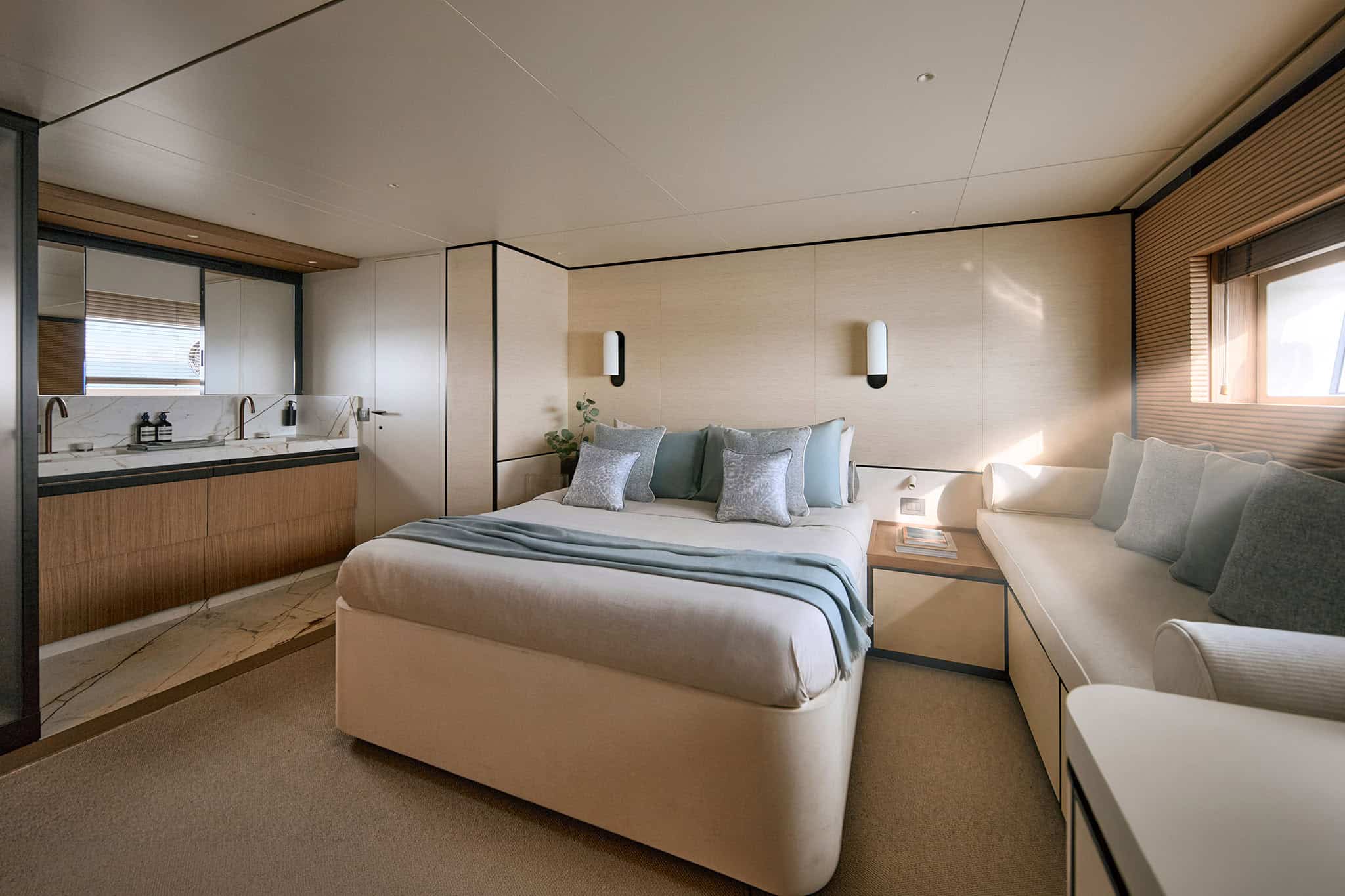 Owner suite aboard the Azimut Seadeck 9