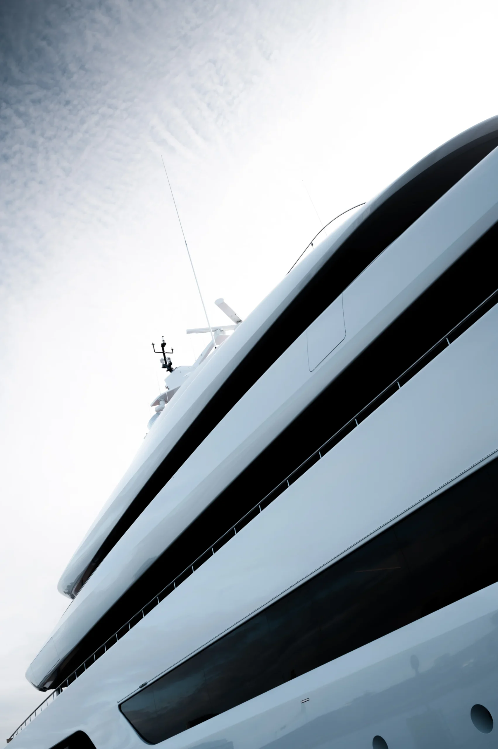 Aft three-quarter launch view of Feadship Milky Way