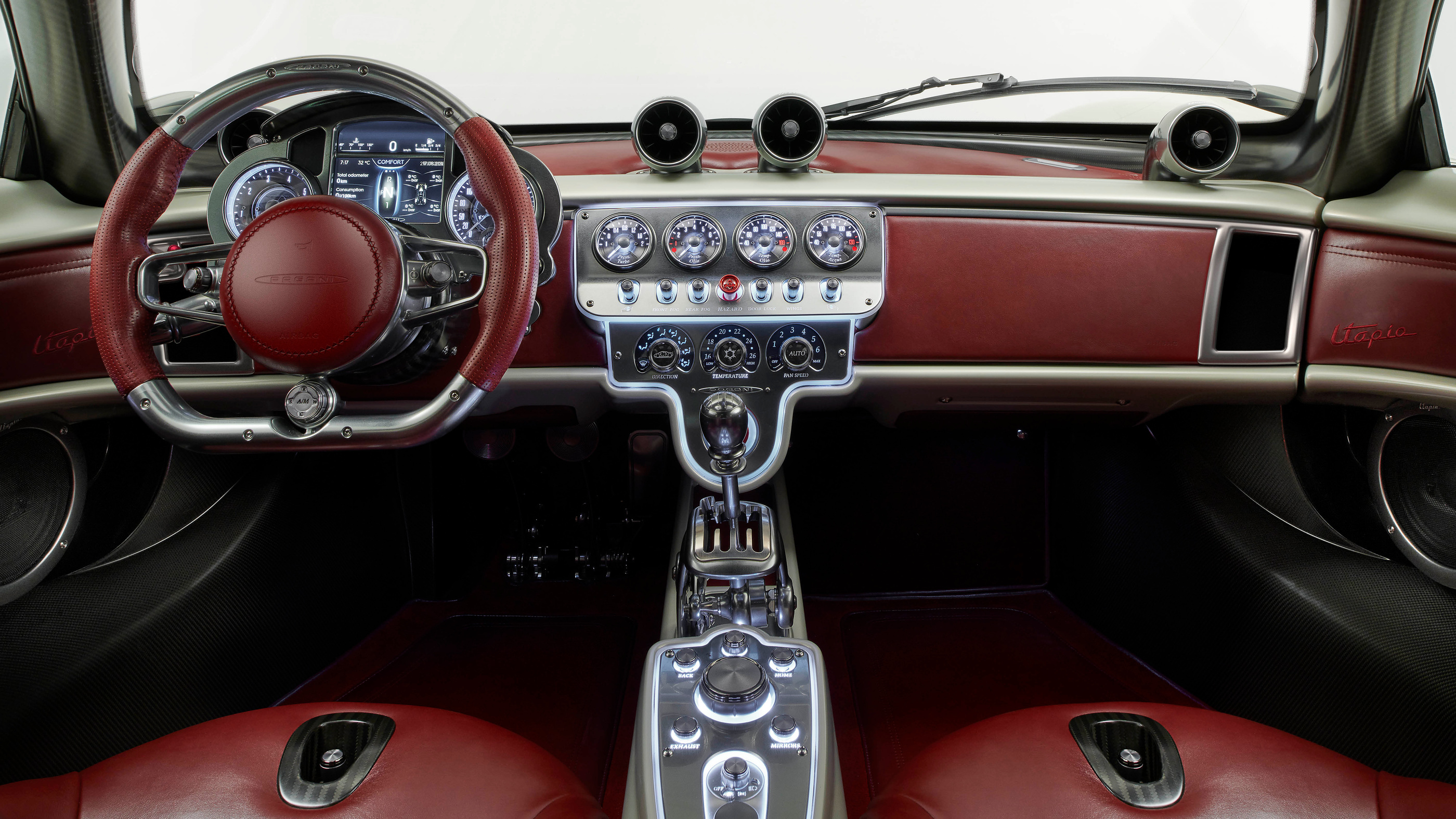 The cockpit, instruments and central control within one studio view