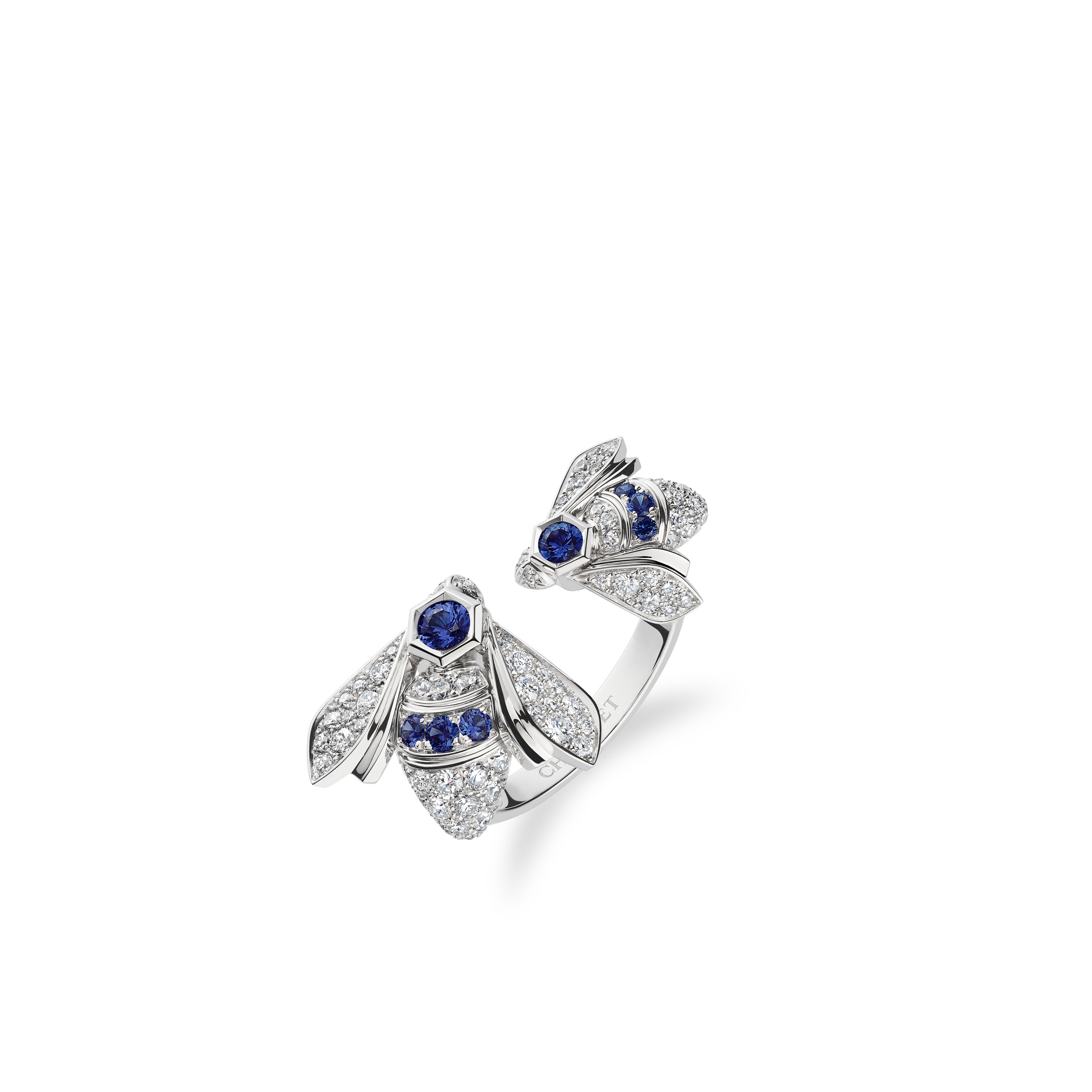 Bee de Chaumet figurative bee ring in the official product view