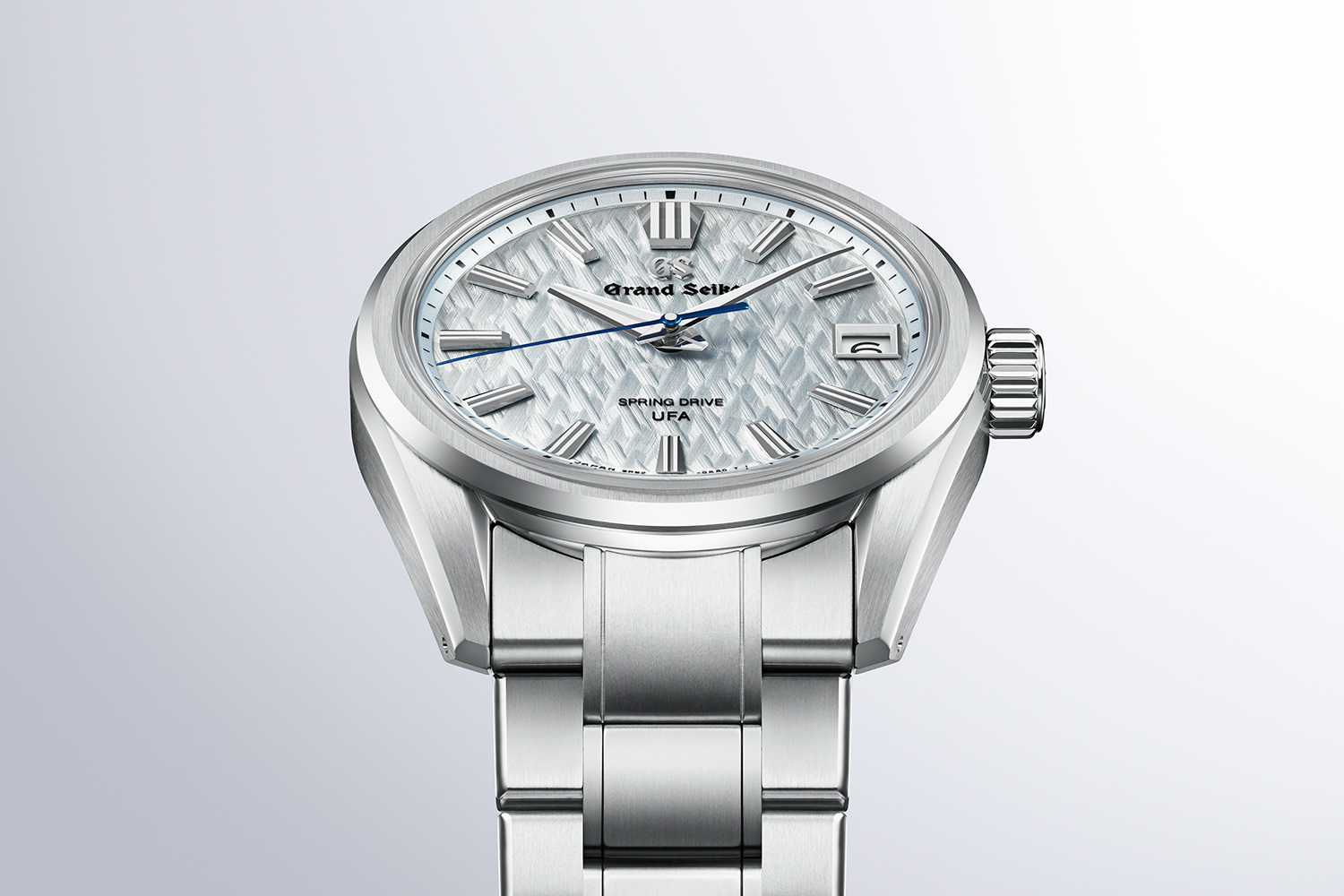 SLGB003 front and bracelet in the official studio image
