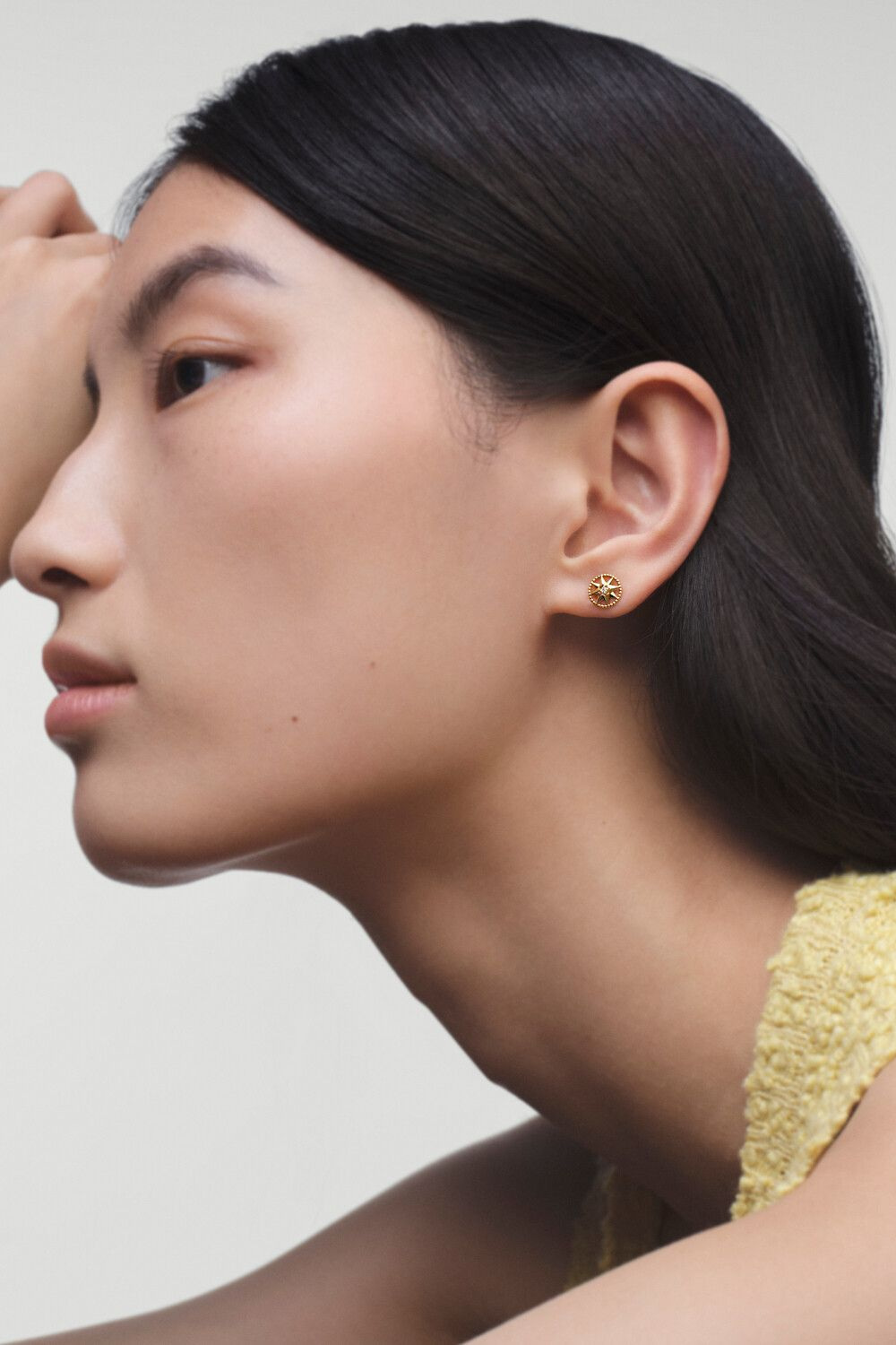 Rose des Vents earrings worn in profile