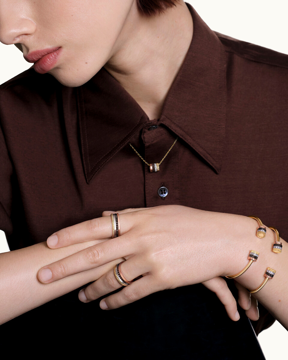 Quatre Classique jewellery shown on the hand in the official JRG00290 reference portrait
