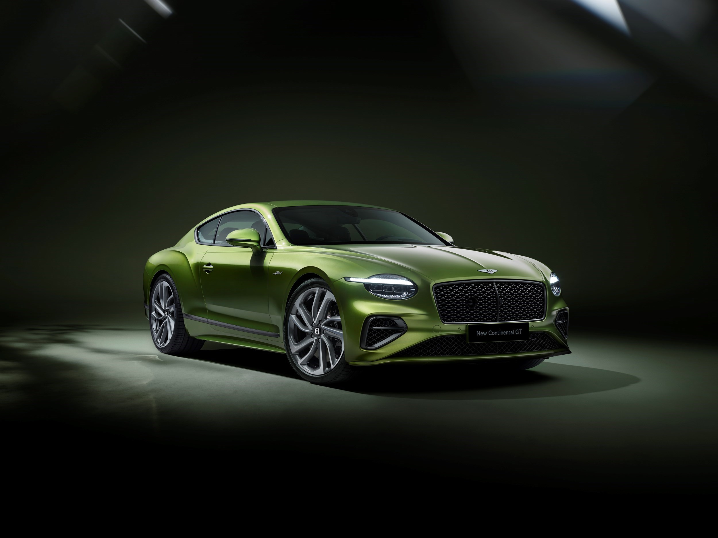 Fourth-generation Continental GT Speed in Bentley’s official green studio presentation.
