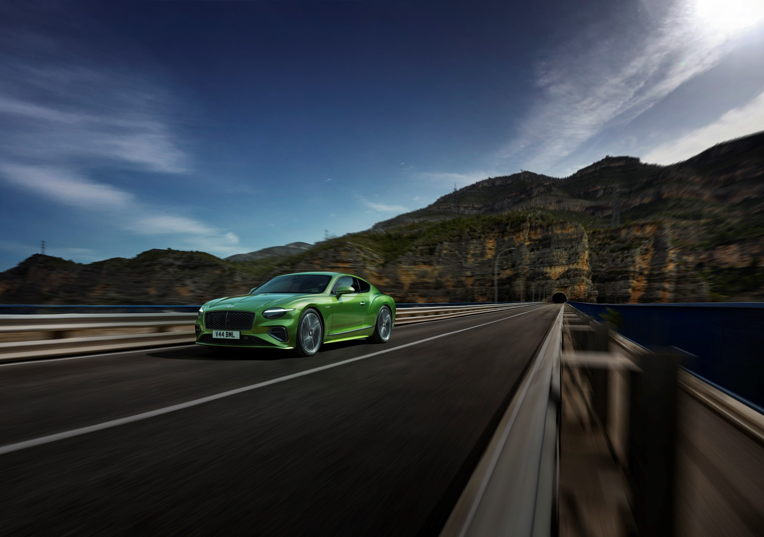 Continental GT Speed on a mountain road in Bentley’s official driving sequence.