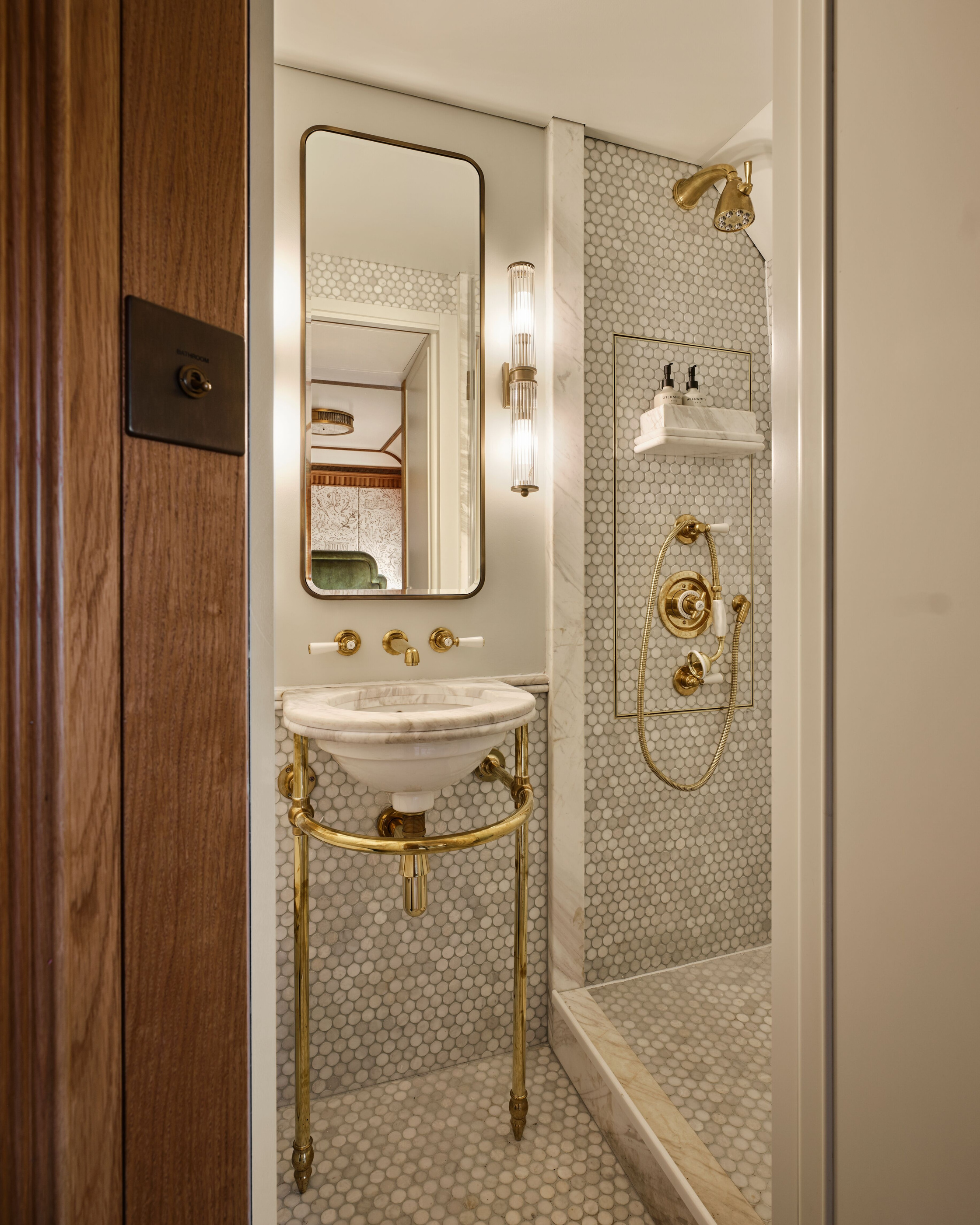 An official Britannic Explorer bathroom view.