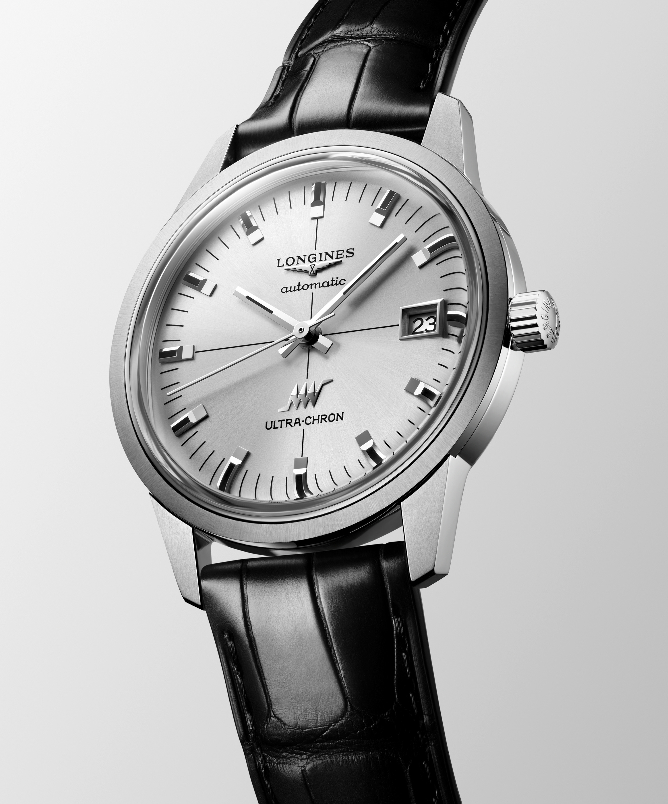 Official product view of the 37 mm Ultra-Chron Classic L2.537 family on leather.