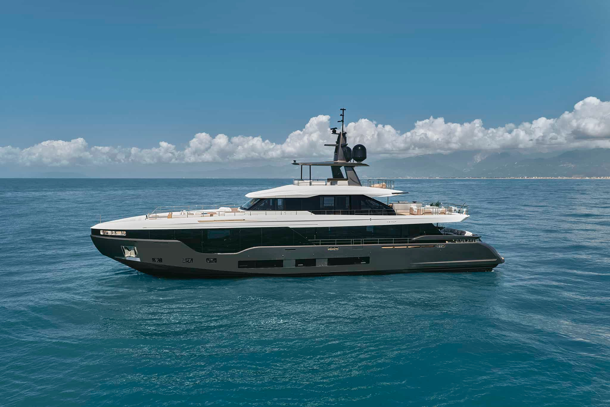 Azimut Grande 36M in a complete official profile photograph.