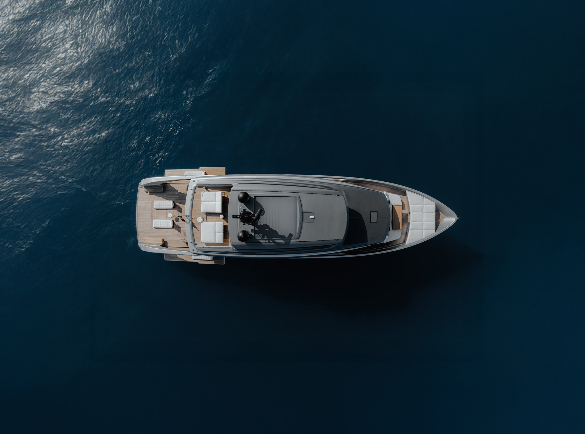 SX100 seen from above, with the stern arranged towards the water.