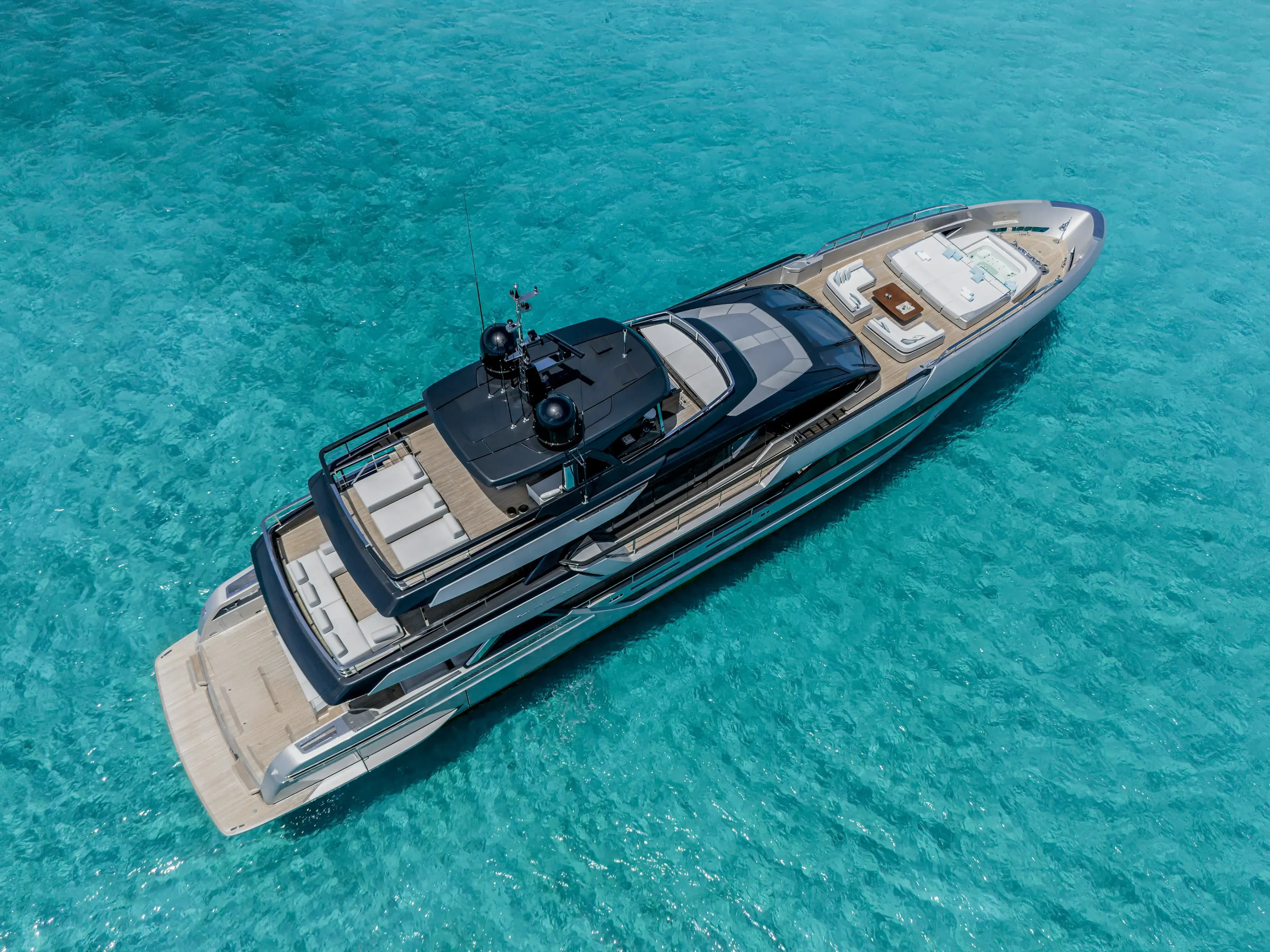 The 130 Bellissima decks and profile seen from above.