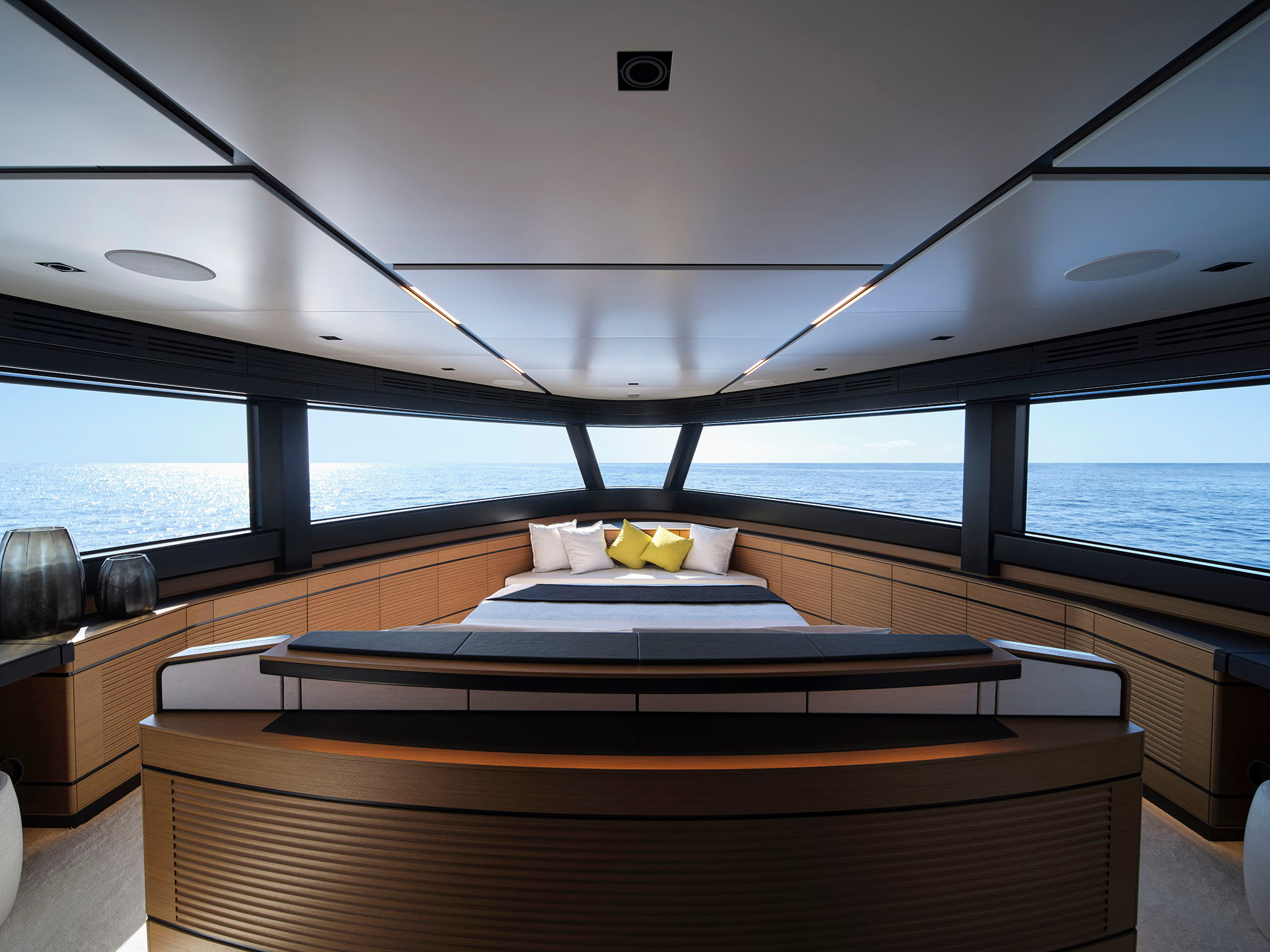 A bow bedroom arrangement from the official wallywhy200 interior gallery.