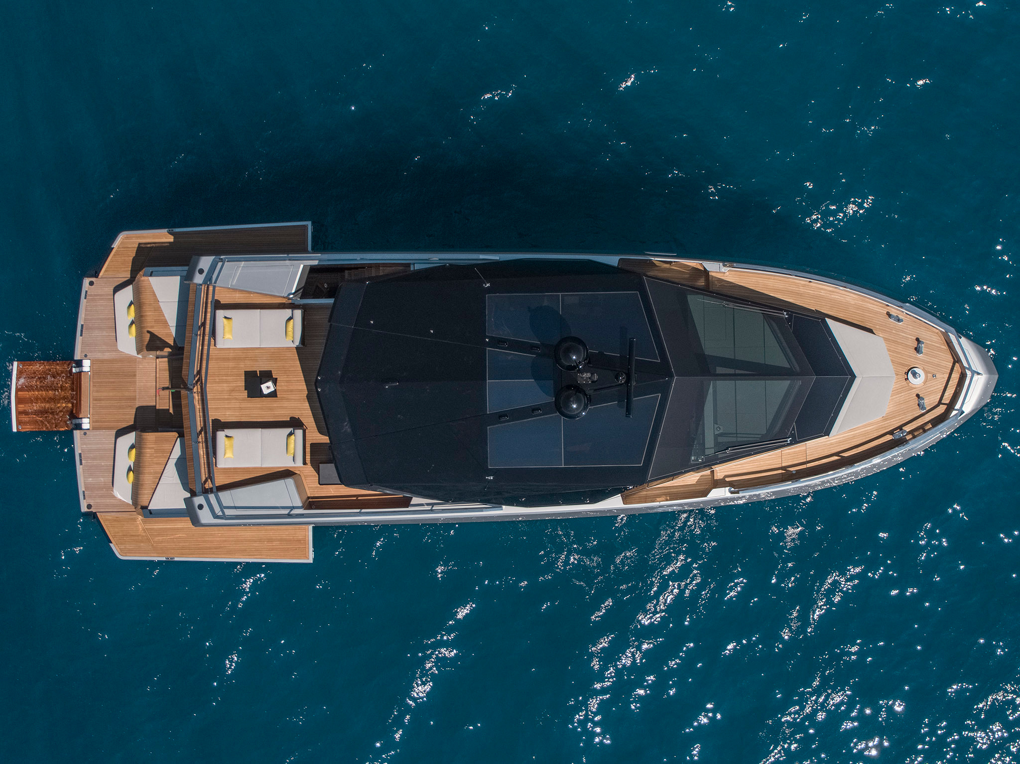 Overhead view of the wallywhy200 with its aft wings extended.