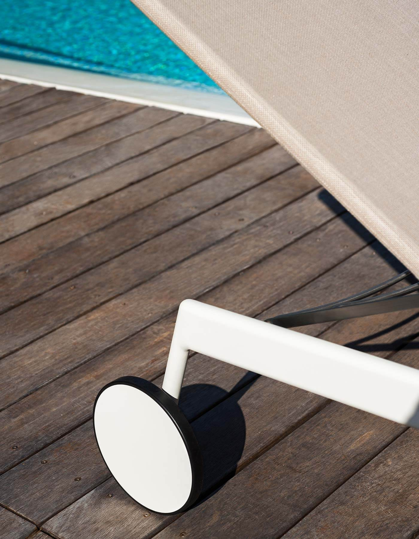 Wheel and frame detail in RODA’s Piper sunlounger imagery.