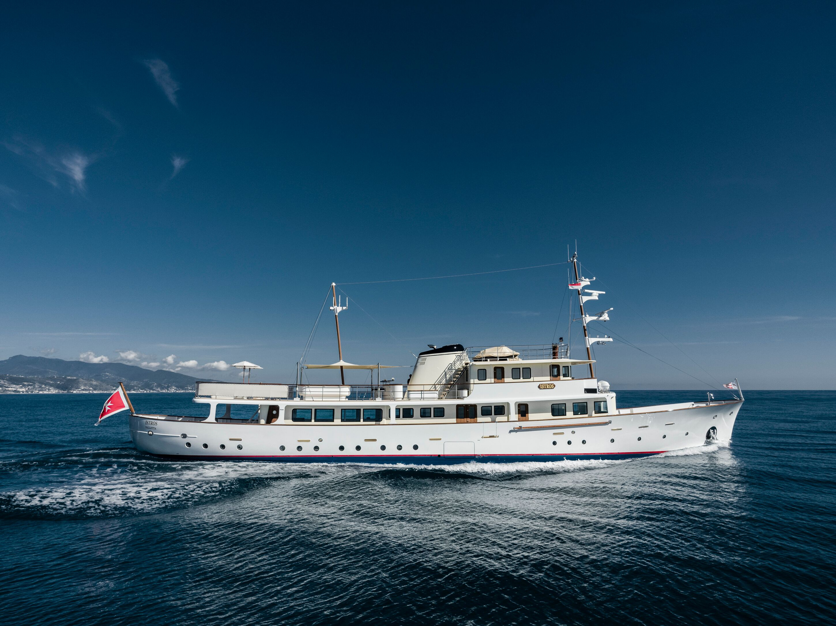 Istros in Feadship’s official fleet photography.