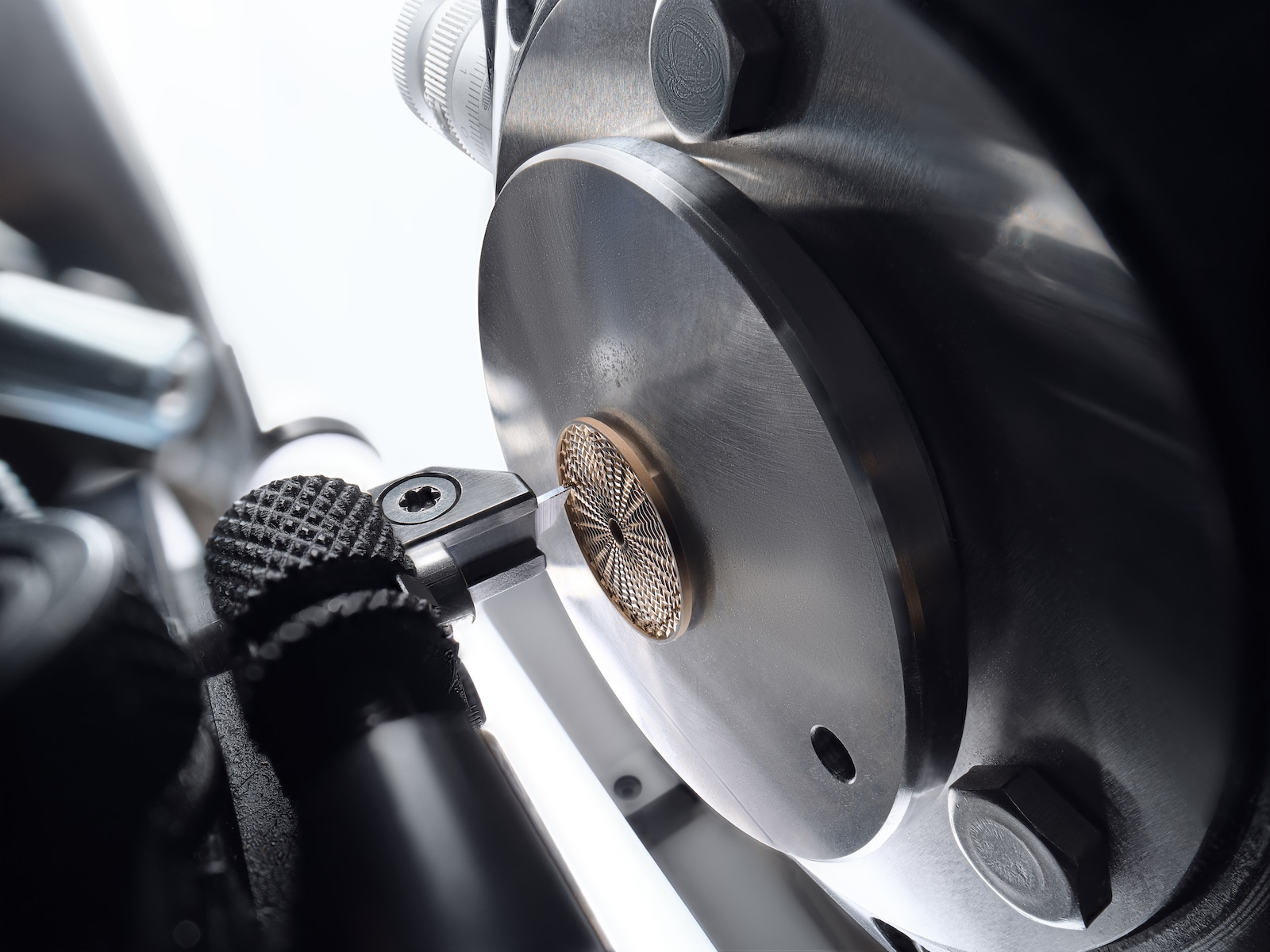 Guilloché work pictured in the official Tradition 7035 making sequence.