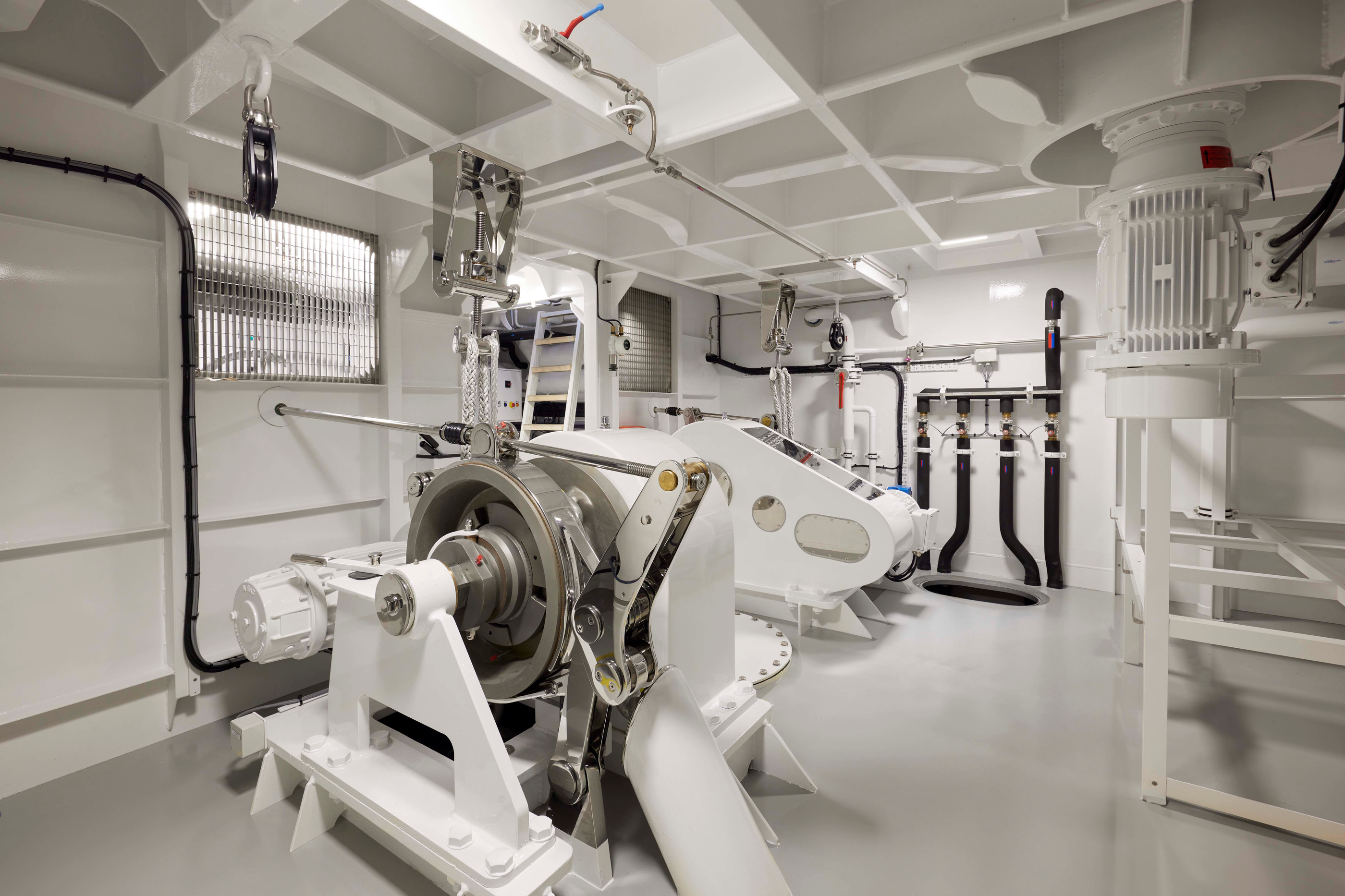 The anchoring installation identified in Feadship’s Obsidian media kit.