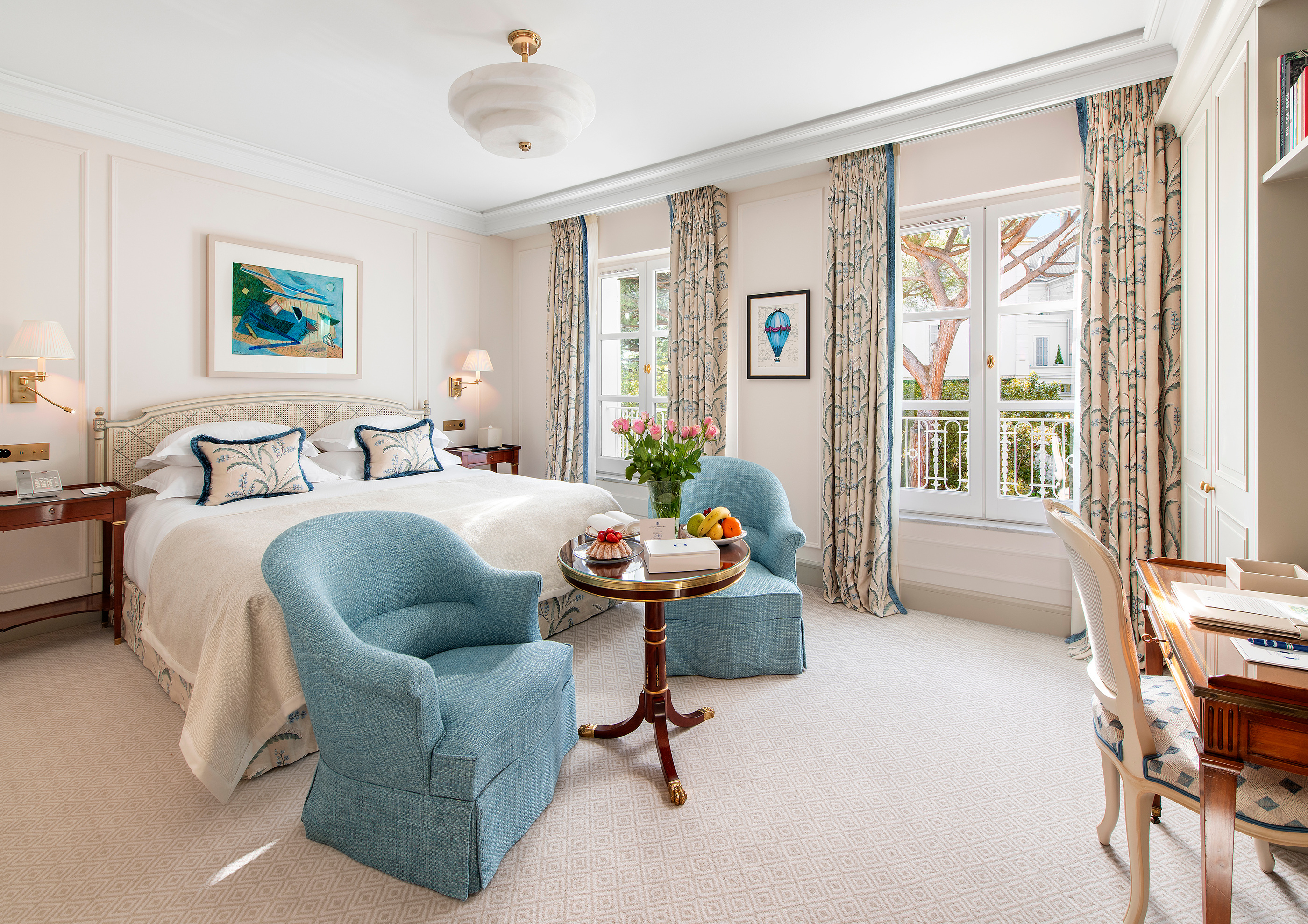 A Tradition Room in the official accommodation imagery, distinct from the Eden-Roc Suite.